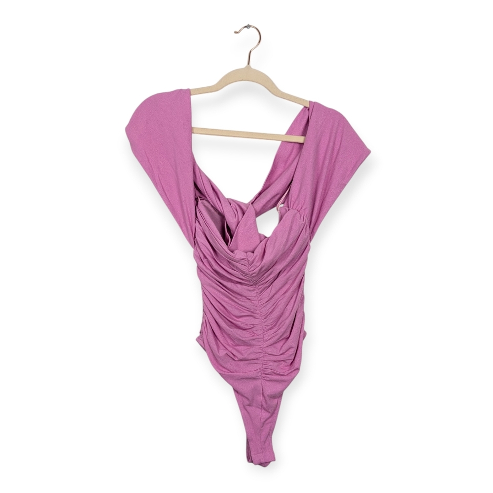 ASTR The Label Ruched Pink Cap Sleeve Stretch Knit Bodysuit Size S